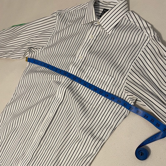 Mens Jos A. Bank Striped Black and White Shirt, size 15.5 - 33. - Picture 3 of 4
